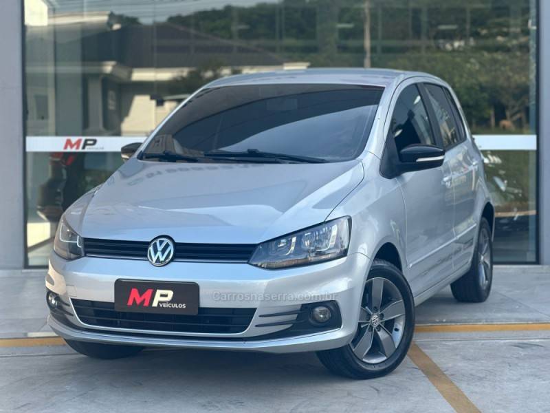 VOLKSWAGEN - FOX - 2019/2020 - Prata - R$ 63.900,00