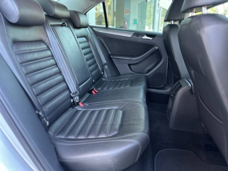 VOLKSWAGEN - JETTA - 2014/2014 - Prata - R$ 78.900,00