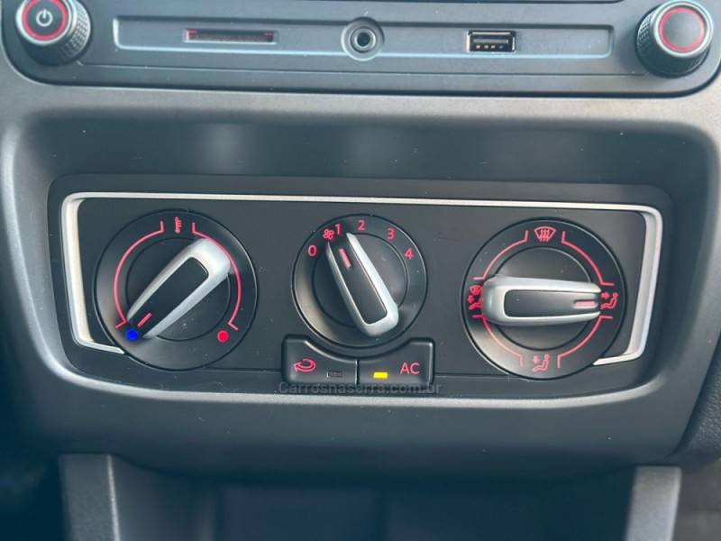 VOLKSWAGEN - FOX - 2019/2020 - Prata - R$ 63.900,00