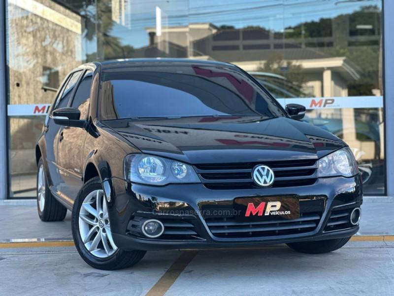VOLKSWAGEN - GOLF - 2012/2013 - Preta - R$ 59.900,00