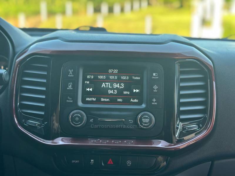 FIAT - TORO - 2017/2018 - Vermelha - R$ 89.900,00