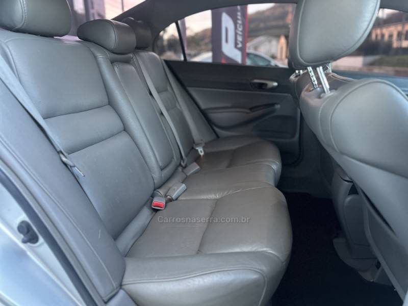 HONDA - CIVIC - 2011/2011 - Prata - R$ 58.900,00