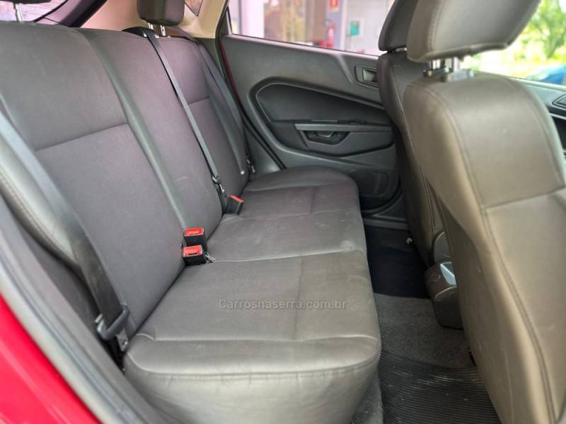 FORD - FIESTA - 2012/2012 - Vermelha - R$ 38.900,00
