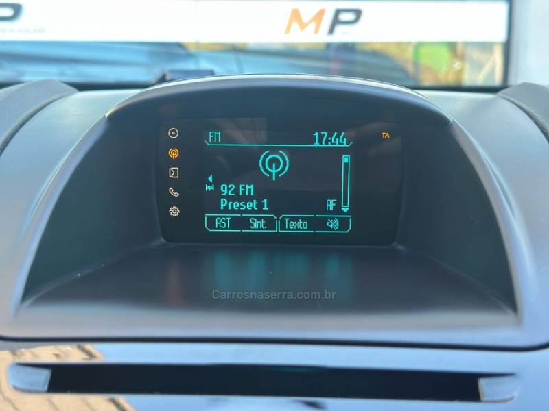 FORD - FIESTA - 2015/2016 - Prata - R$ 54.900,00