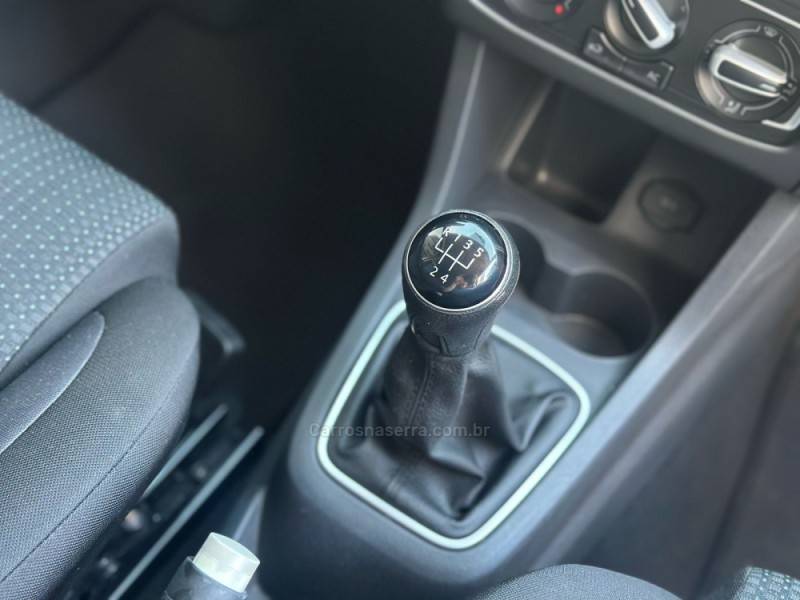 VOLKSWAGEN - FOX - 2019/2020 - Prata - R$ 63.900,00