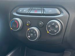 CHEVROLET - PRISMA - 2013/2014 - Preta - R$ 52.900,00