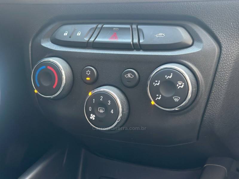 CHEVROLET - PRISMA - 2013/2014 - Preta - R$ 52.900,00