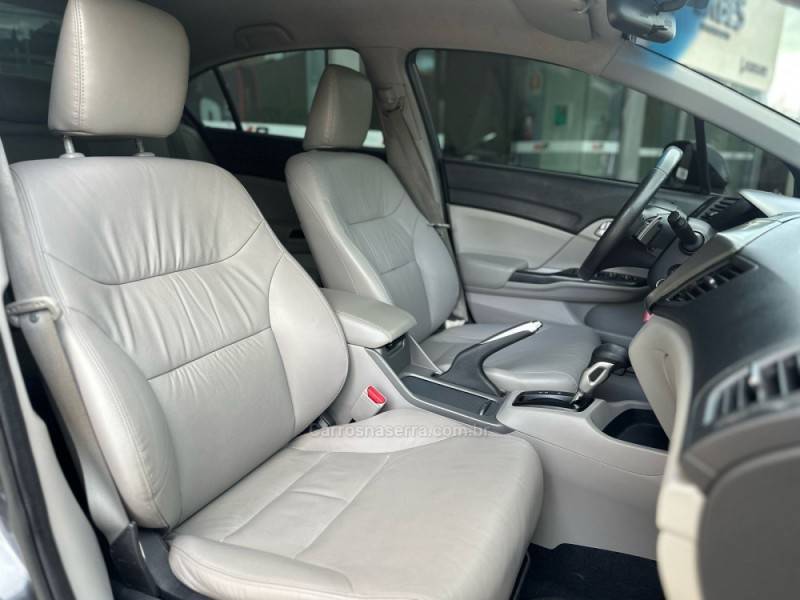 HONDA - CIVIC - 2015/2016 - Cinza - R$ 82.900,00