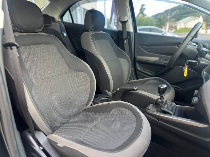 CHEVROLET - PRISMA - 2013/2014 - Preta - R$ 52.900,00
