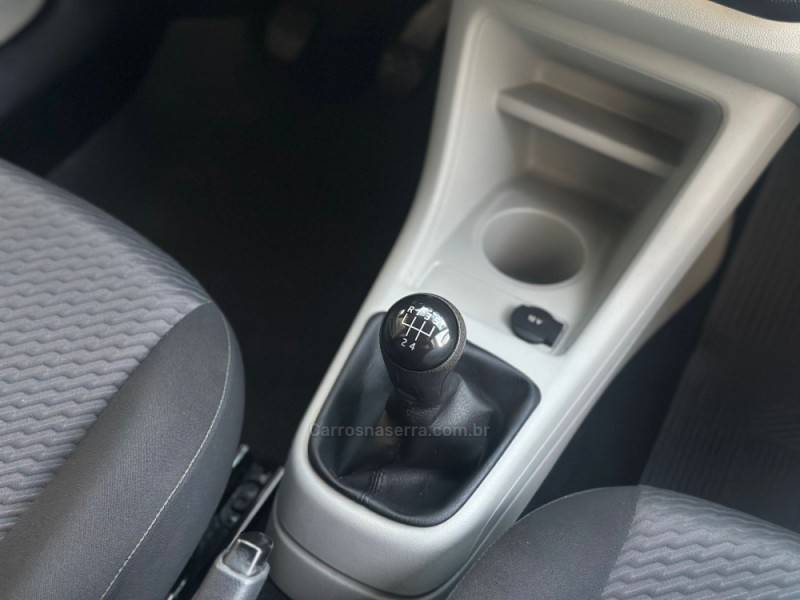 VOLKSWAGEN - UP - 2017/2018 - Branca - R$ 61.900,00
