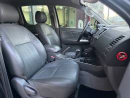 TOYOTA - HILUX - 2012/2012 - Preta - R$ 125.900,00