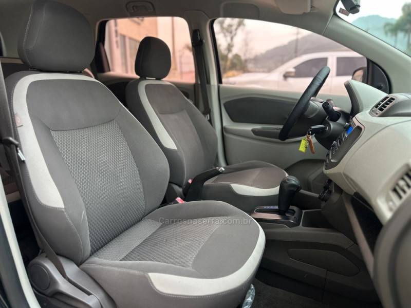 CHEVROLET - SPIN - 2013/2013 - Preta - R$ 43.900,00