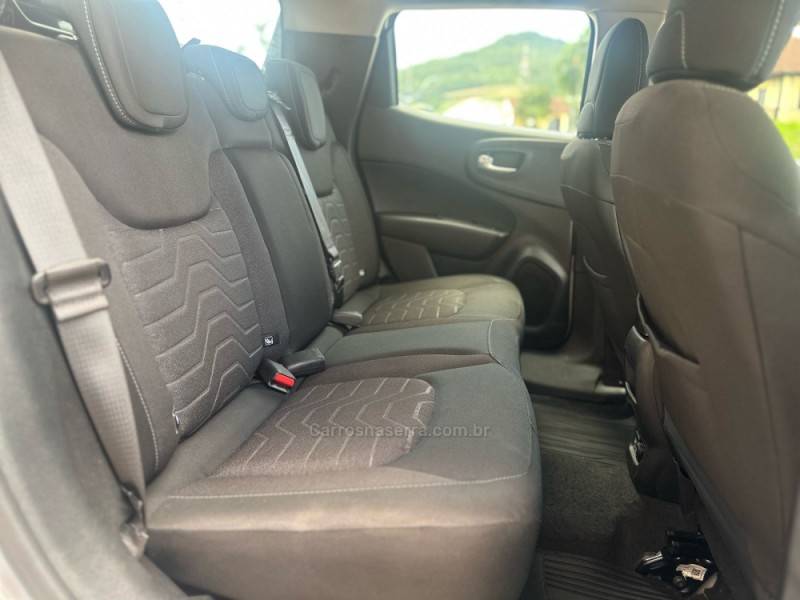 FIAT - TORO - 2023/2023 - Prata - R$ 122.900,00