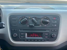 VOLKSWAGEN - UP - 2014/2015 - Branca - R$ 44.900,00