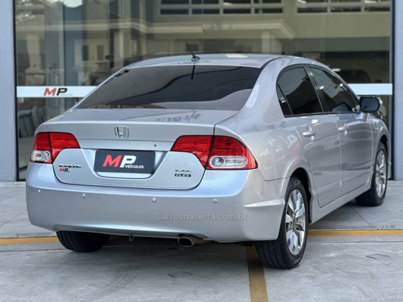 HONDA - CIVIC - 2011/2011 - Prata - R$ 58.900,00