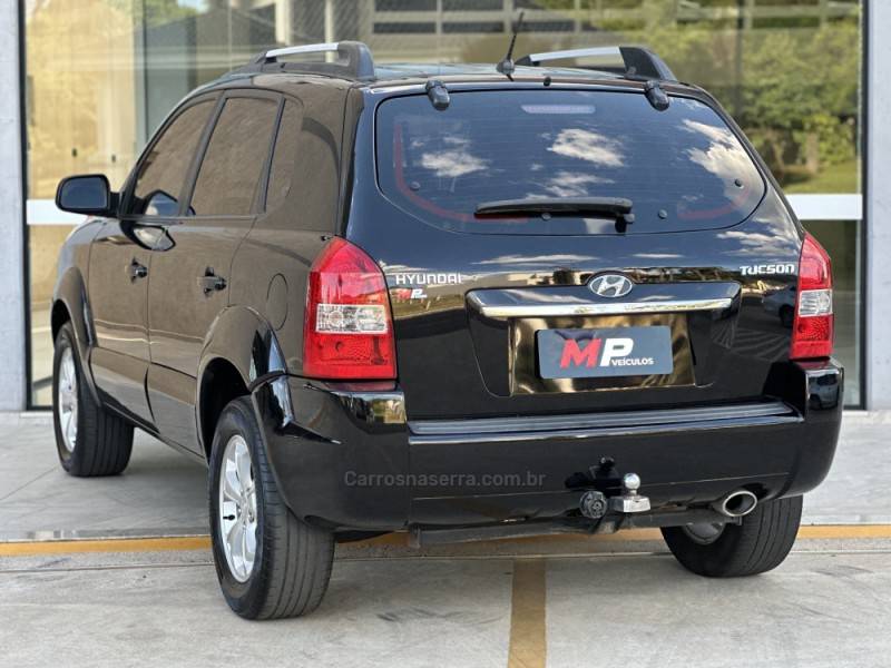 HYUNDAI - TUCSON - 2011/2012 - Preta - R$ 45.900,00