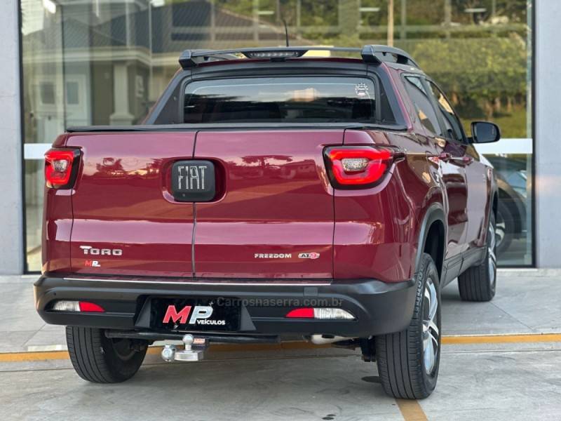 FIAT - TORO - 2017/2018 - Vermelha - R$ 89.900,00
