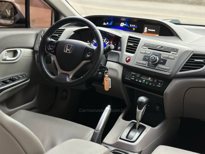 HONDA - CIVIC - 2013/2014 - Branca - R$ 74.900,00