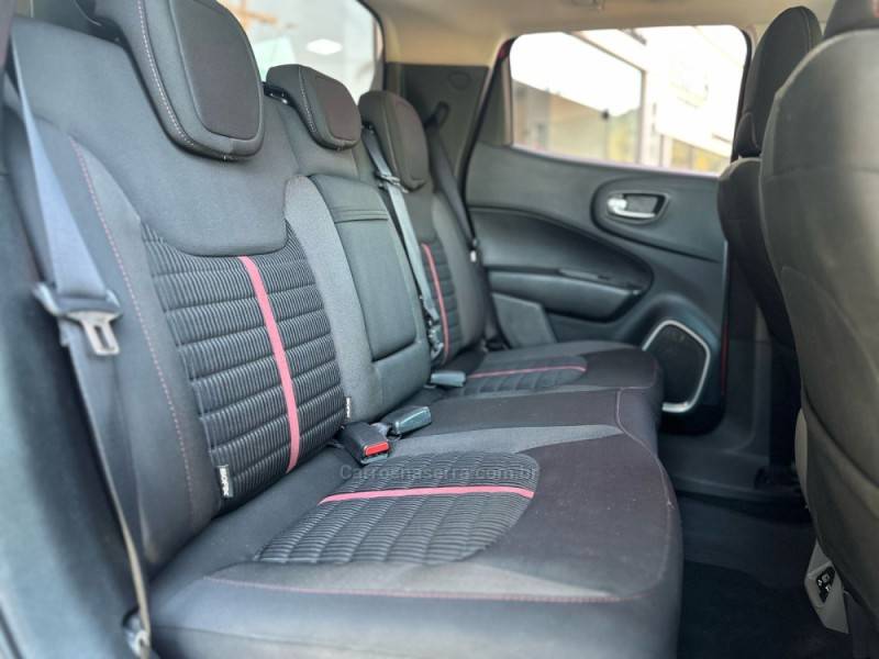 FIAT - TORO - 2017/2018 - Vermelha - R$ 89.900,00