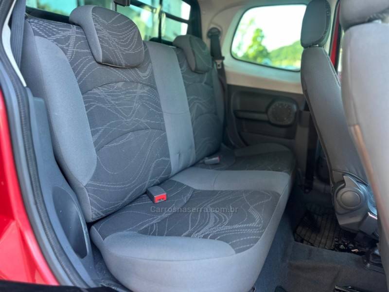 FIAT - STRADA - 2014/2015 - Vermelha - R$ 63.900,00