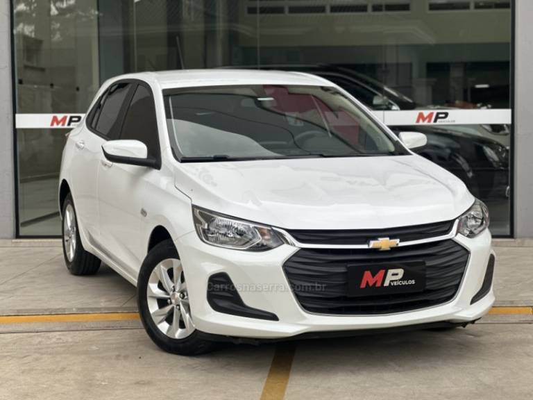CHEVROLET - ONIX - 2021/2021 - Branca - R$ 72.900,00