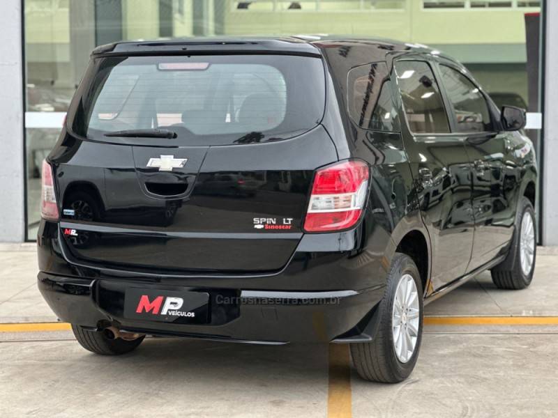 CHEVROLET - SPIN - 2013/2013 - Preta - R$ 43.900,00