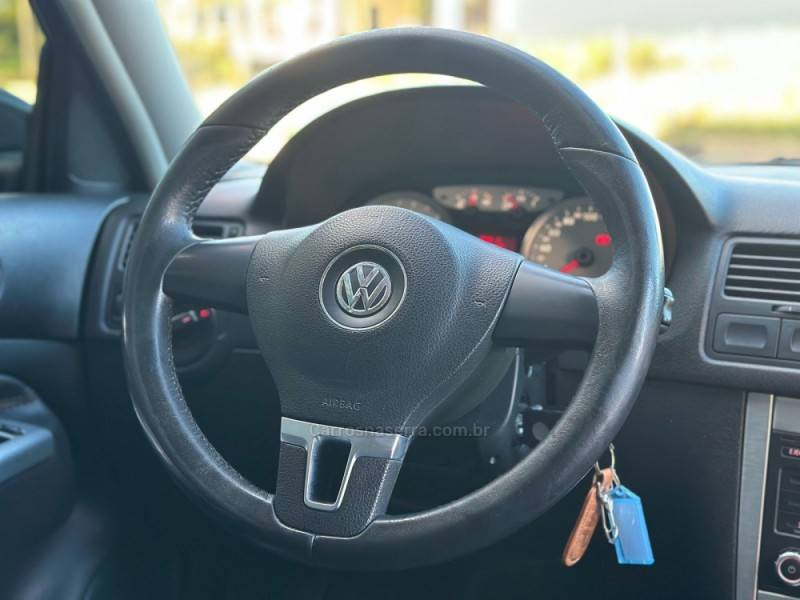 VOLKSWAGEN - GOLF - 2012/2013 - Preta - R$ 59.900,00