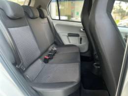 VOLKSWAGEN - UP - 2017/2018 - Branca - R$ 61.900,00