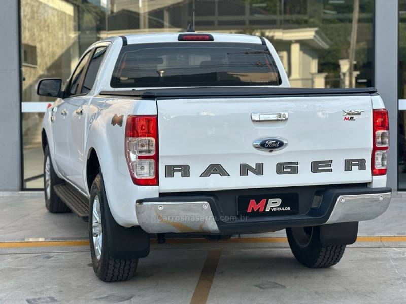 FORD - RANGER - 2021/2022 - Branca - R$ 173.900,00
