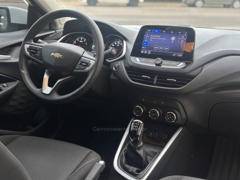 CHEVROLET - ONIX - 2021/2021 - Branca - R$ 72.900,00