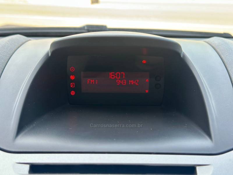 FORD - FIESTA - 2012/2012 - Vermelha - R$ 38.900,00