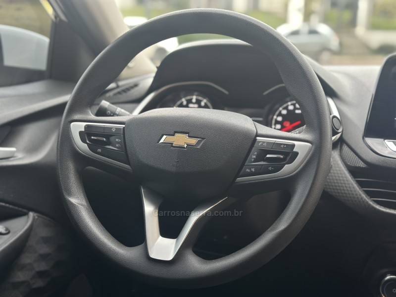 CHEVROLET - ONIX - 2021/2021 - Branca - R$ 72.900,00