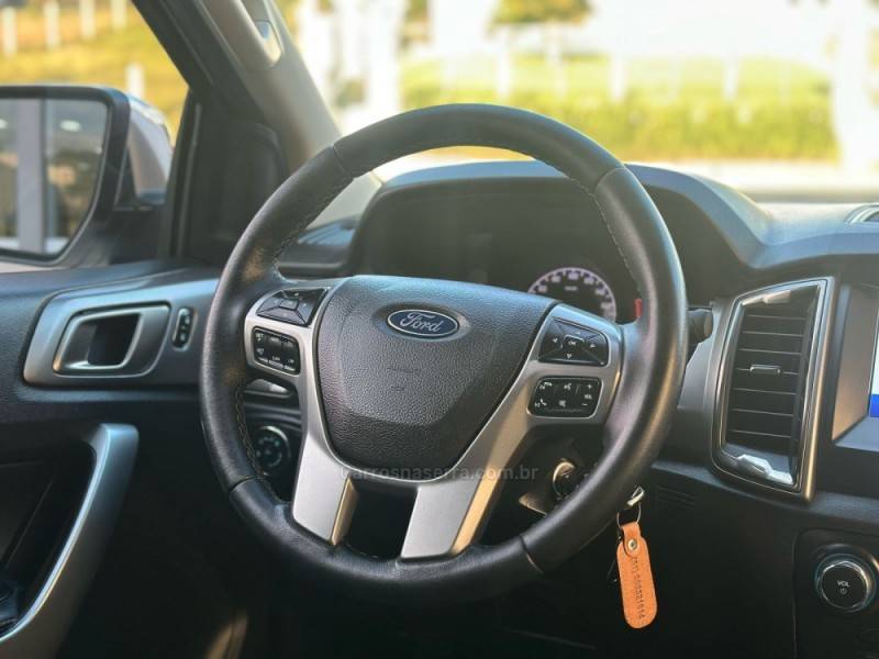 FORD - RANGER - 2021/2022 - Branca - R$ 173.900,00