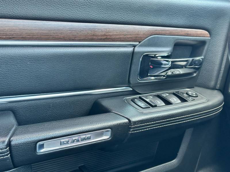 RAM - CLASSIC - 2023/2023 - Cinza - R$ 294.900,00