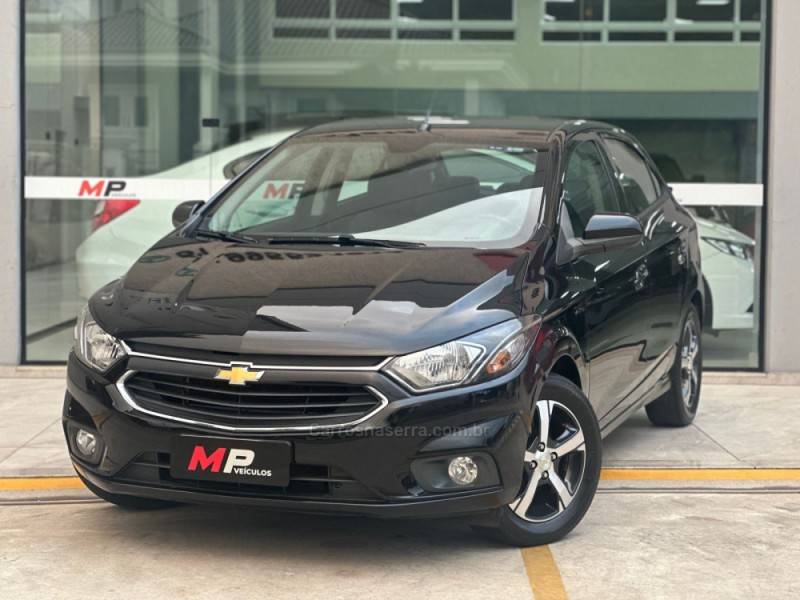 CHEVROLET - ONIX - 2018/2019 - Preta - R$ 70.000,00